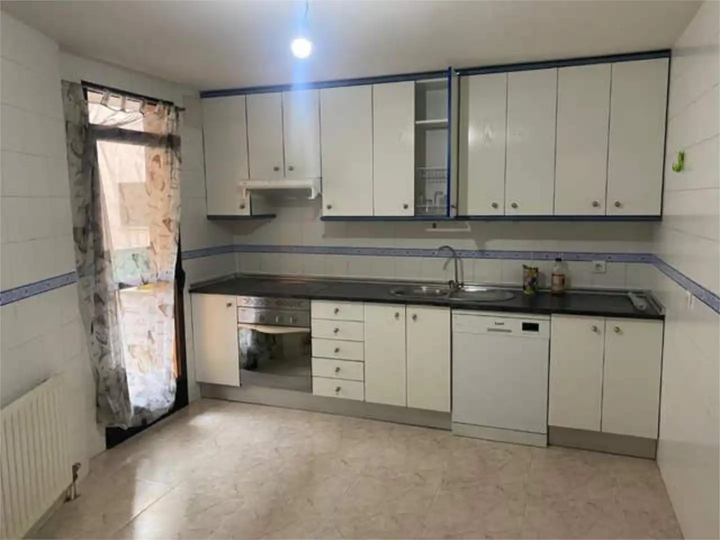 Piso de alquiler en Hospital - Nuevo Centro de Talavera de la Reina Cocina de Piso de alquiler en Talavera de la Reina con Calefacción y Terraza