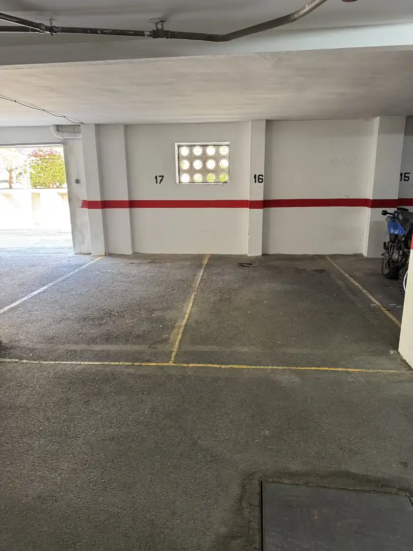 Parkplatz von Garage zur Miete in Alicante / Alacant