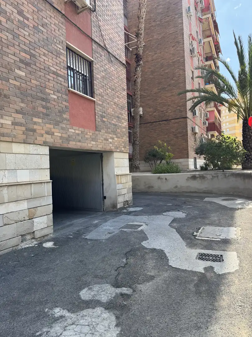 Parkplatz von Garage zur Miete in Alicante / Alacant