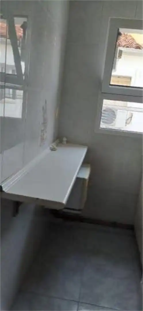 Piso de alquiler en Centro Baño de Piso de alquiler en Cuenca con Terraza