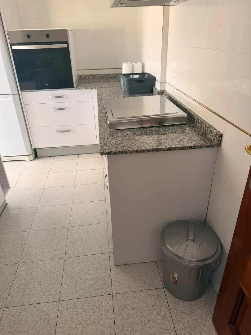 Wohnung zur Miete in Carrer Humbert Torres, 16, Príncep de Viana - Clot -Xalets Humbert Torres Küche von Wohnung zur Miete in Lleida Capital mit Terrasse und Balkon