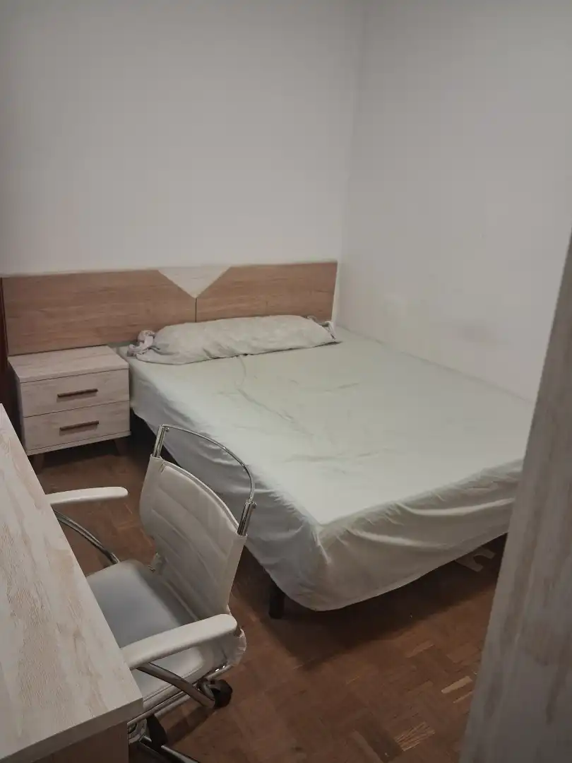 Wohnung zur Miete in Carrer Humbert Torres, 16, Príncep de Viana - Clot -Xalets Humbert Torres Schlafzimmer von Wohnung zur Miete in Lleida Capital mit Terrasse und Balkon