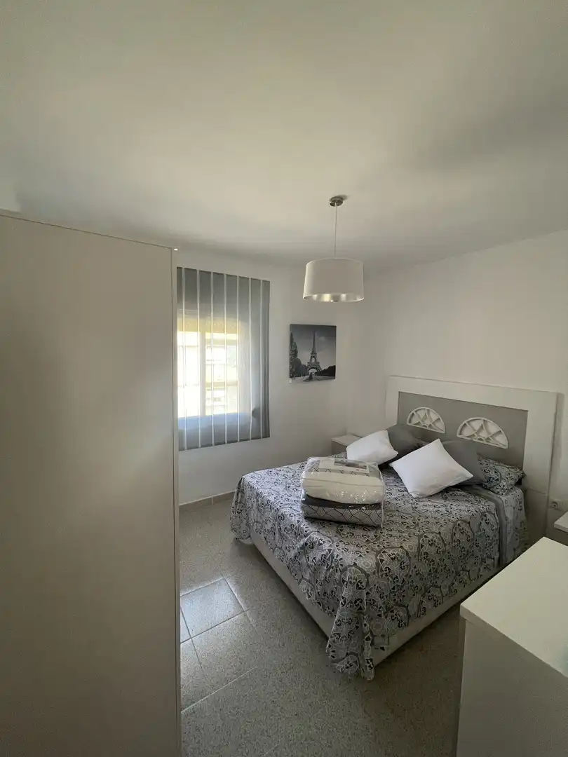 Flat for rent in Calle Flores de Lemus, 6, San José - San Bernardo