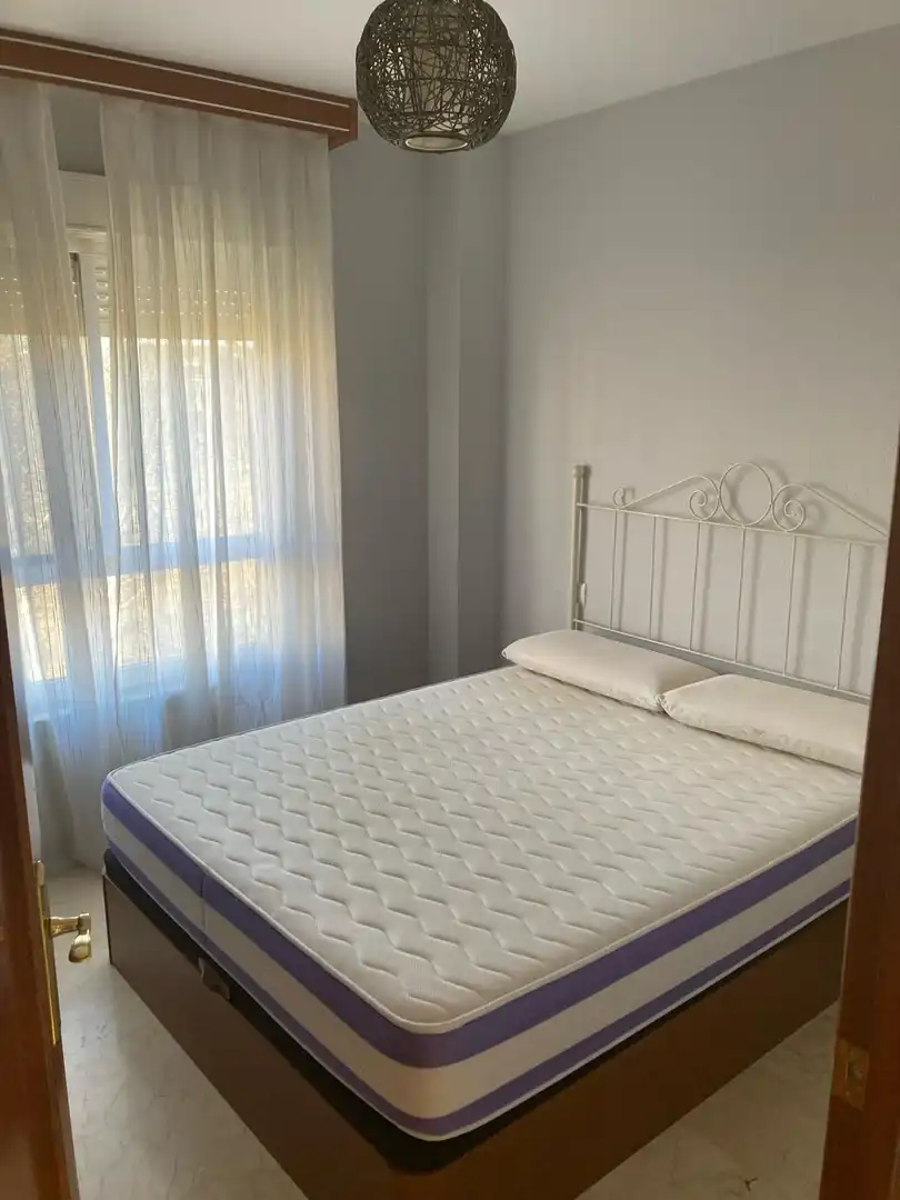 Flat for rent in Calle Godofredo Ortega y Muñoz, 39, Valdepasillas - La Paz - Huerta Rosales Bedroom of Flat for rent in Badajoz with Air Conditioner, Heating and Private garden