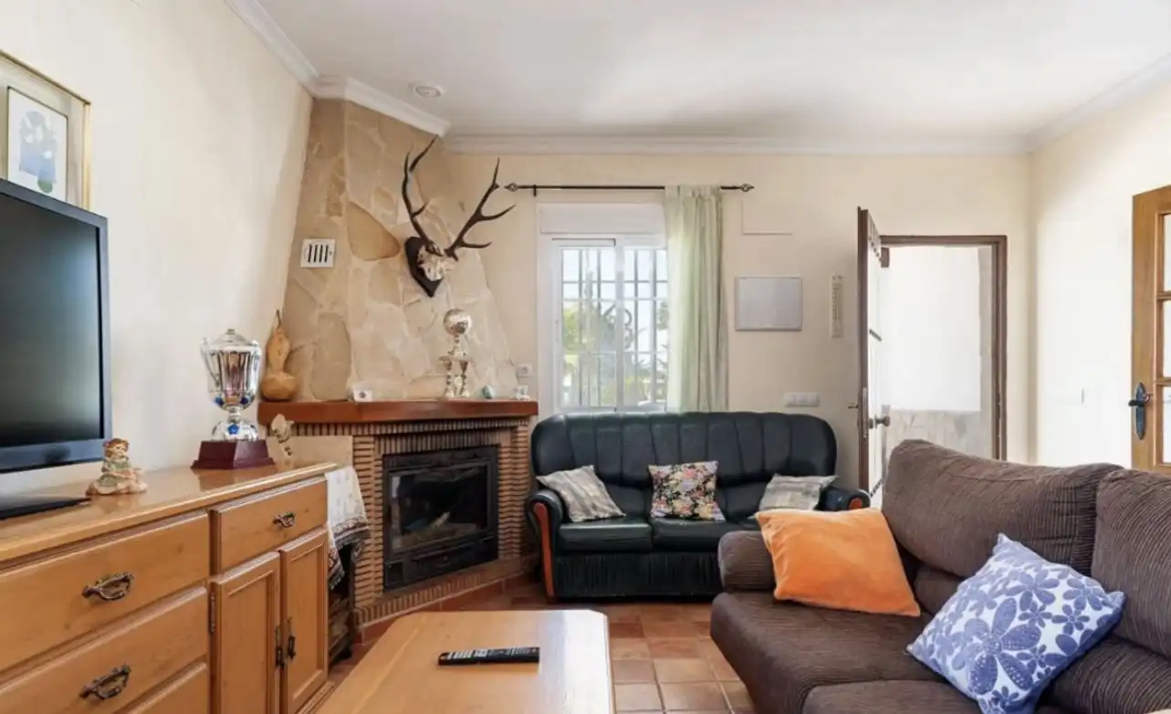 Casa o xalet de lloguer a Calle Pelota, 13, El Pópulo - Santa María Sala d'estar de Casa o xalet de lloguer en Cádiz amb Aire condicionat, Calefacció i Jardí privat