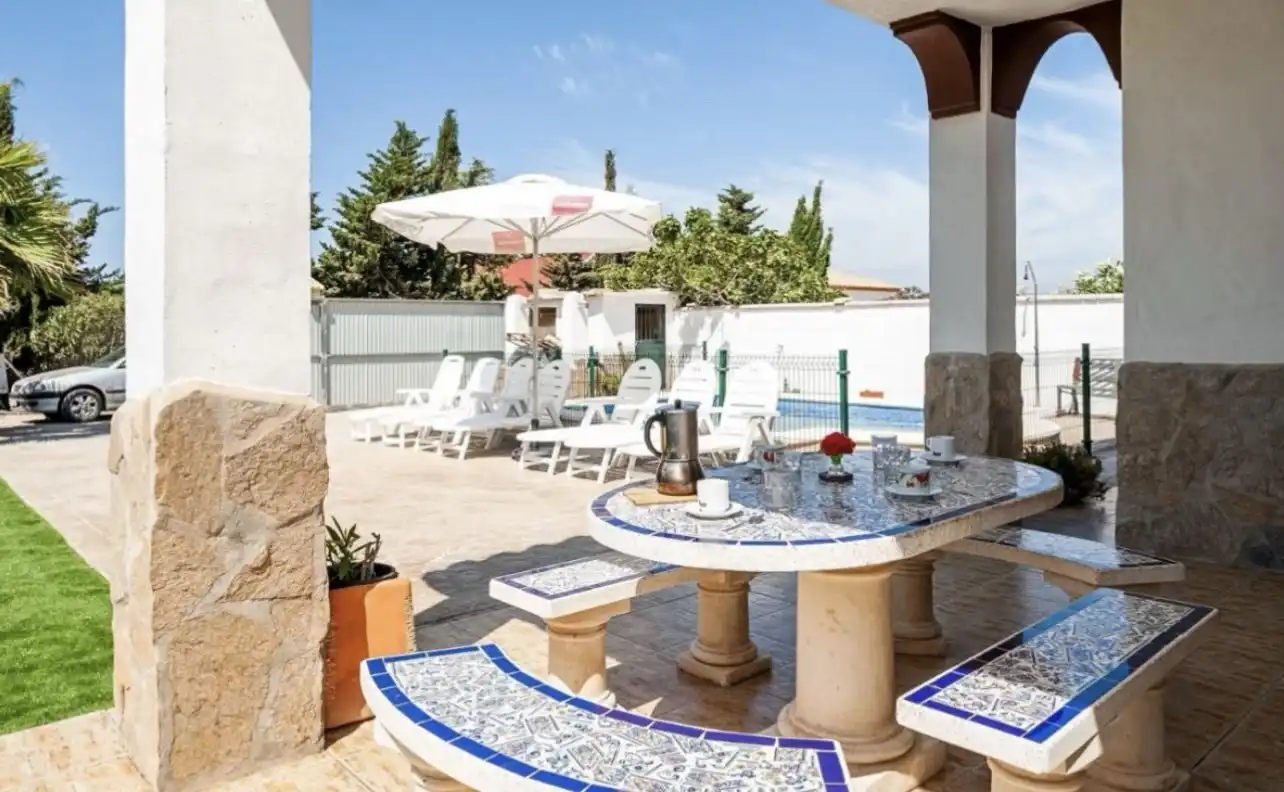 Casa o xalet de lloguer a Calle Pelota, 13, El Pópulo - Santa María Terrassa de Casa o xalet de lloguer en Cádiz amb Aire condicionat, Calefacció i Jardí privat