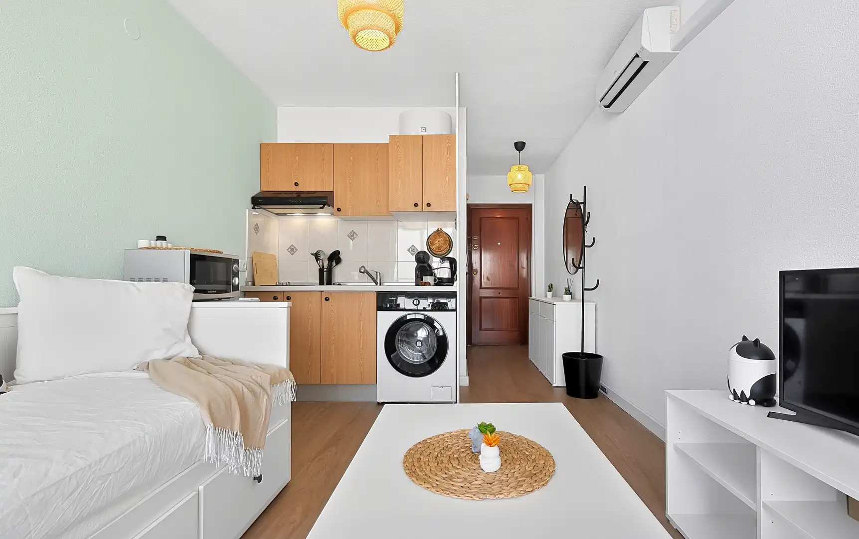 Flat for rent in Calle la Calera, 25, Antonio Machado Bedroom of Flat for rent in Torrevieja with Air Conditioner, Terrace and Swimming Pool
