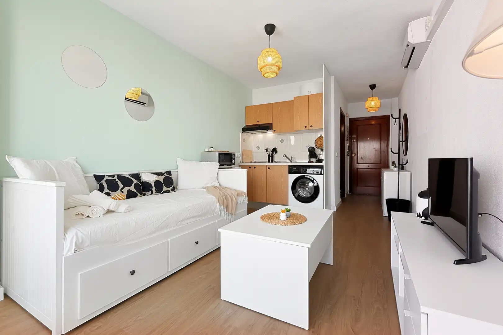 Flat for rent in Calle la Calera, 25, Antonio Machado Bedroom of Flat for rent in Torrevieja with Air Conditioner, Terrace and Swimming Pool