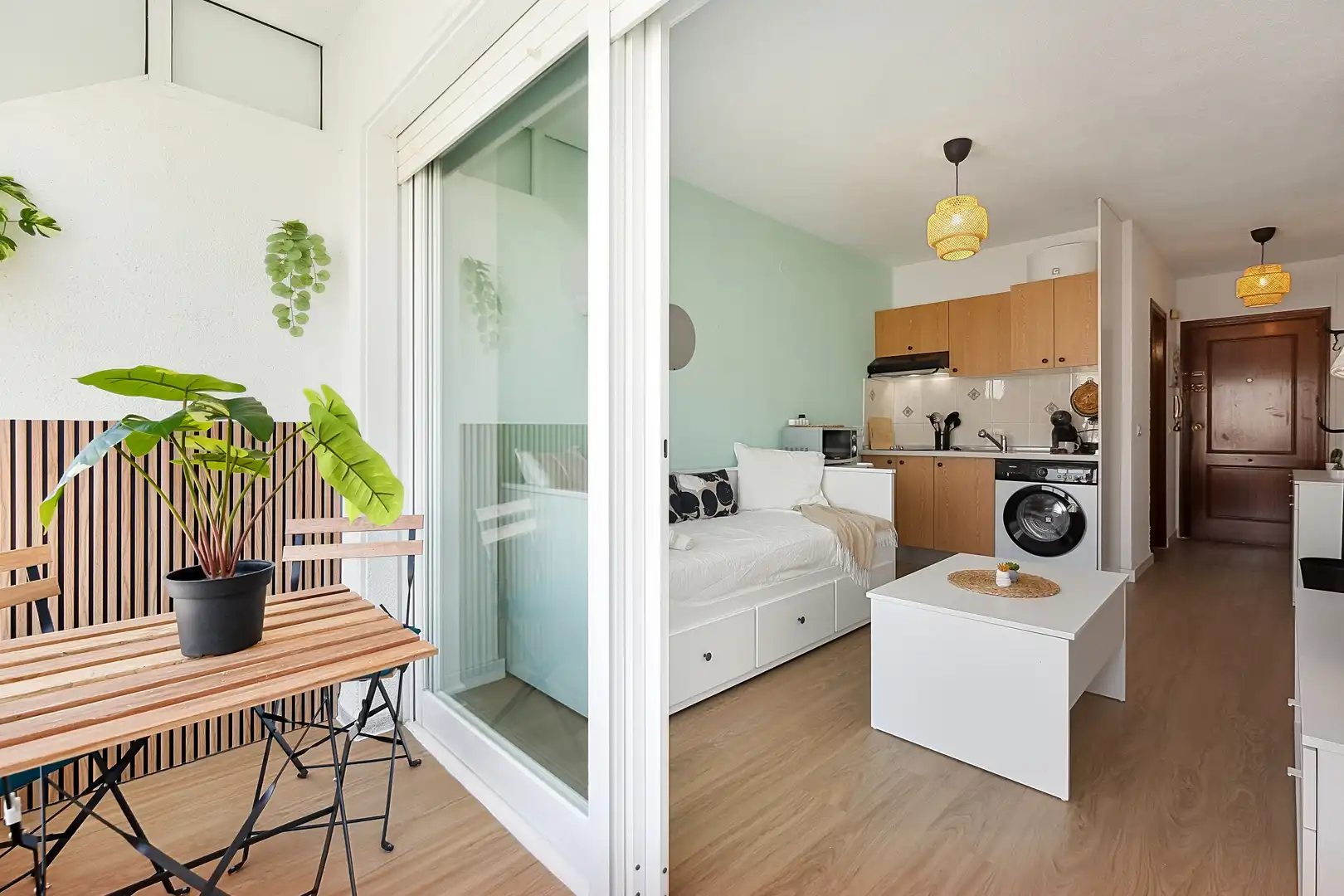 Flat for rent in Calle la Calera, 25, Antonio Machado Balcony of Flat for rent in Torrevieja with Air Conditioner, Terrace and Swimming Pool