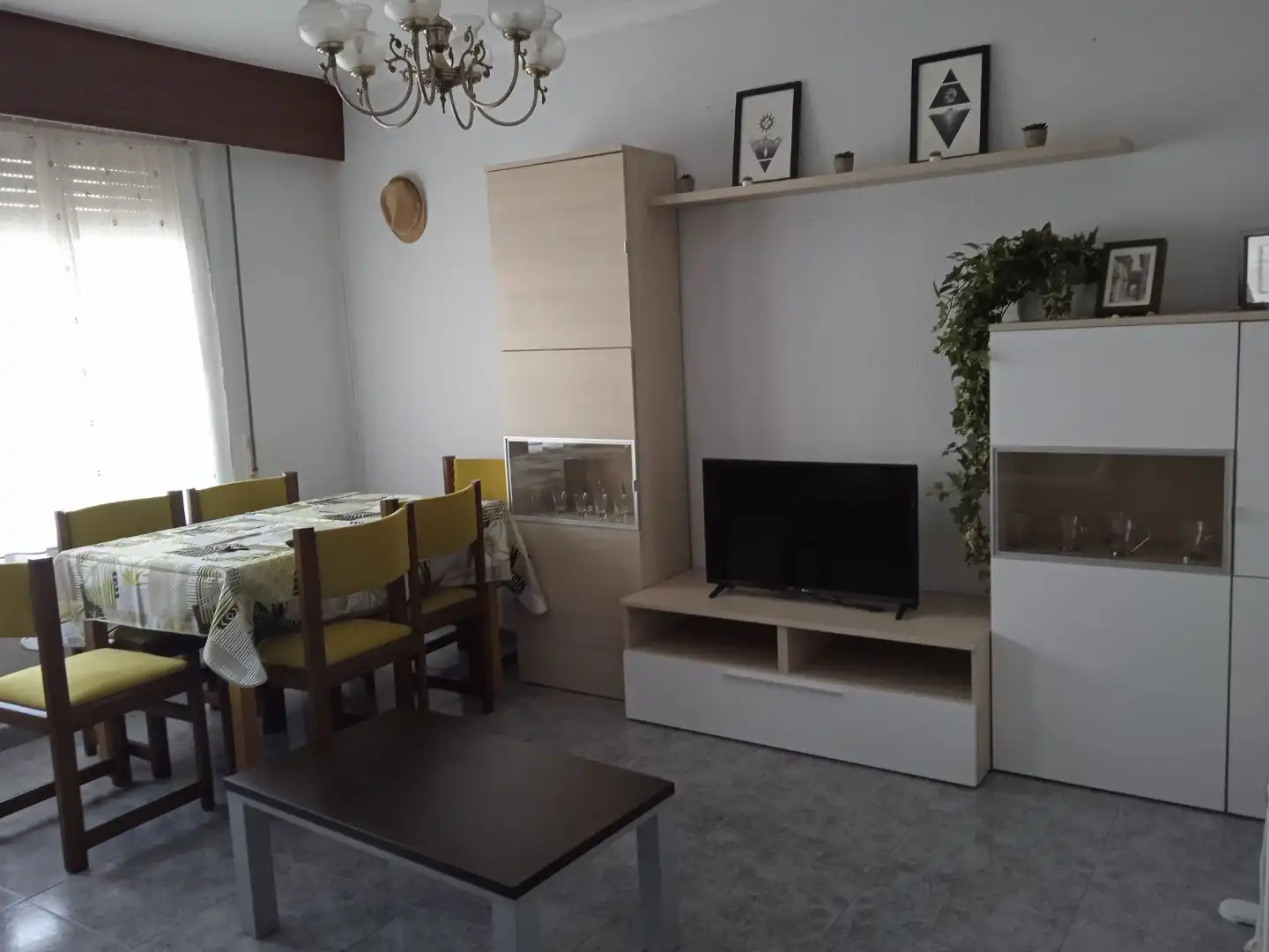Flat for rent in Calle República de Colombia, 17, Zona Playa Living room of Flat for rent in Laredo with Heating, Terrace and Furnished