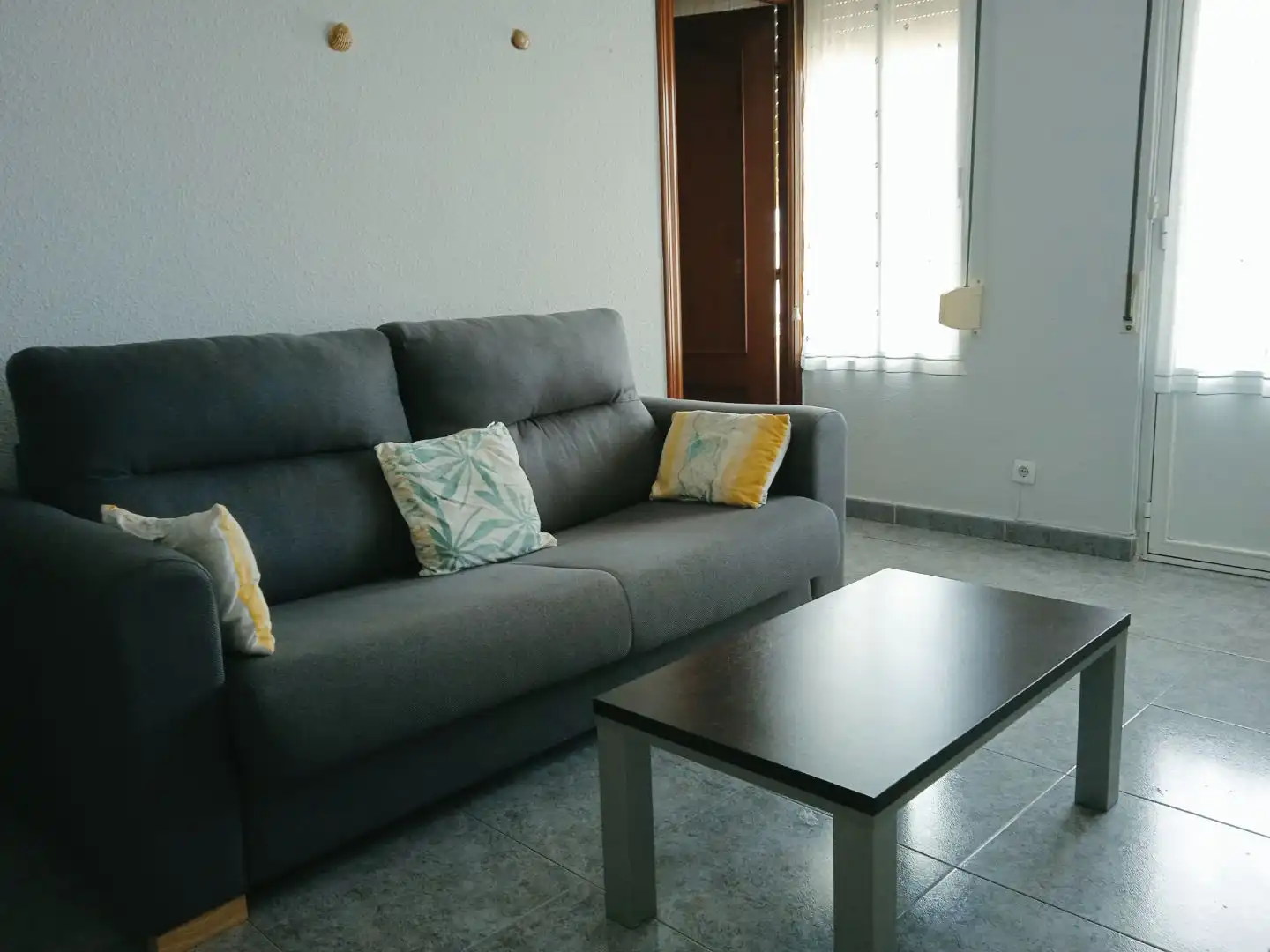 Flat for rent in Calle República de Colombia, 17, Zona Playa Living room of Flat for rent in Laredo with Heating, Terrace and Furnished