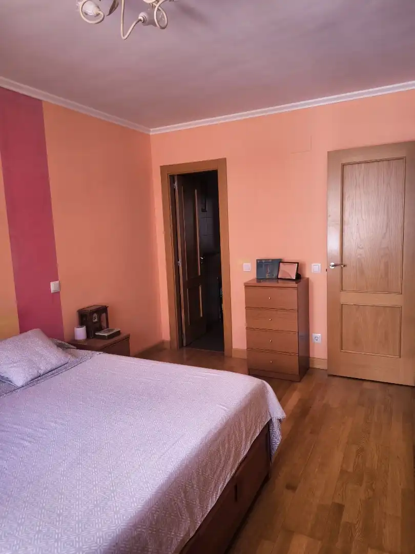 Piso en venta en Calle Sorbona, 7, Universidad - Las Huelgas Habitación de Piso en venta en Burgos con Jardín privado y Balcón