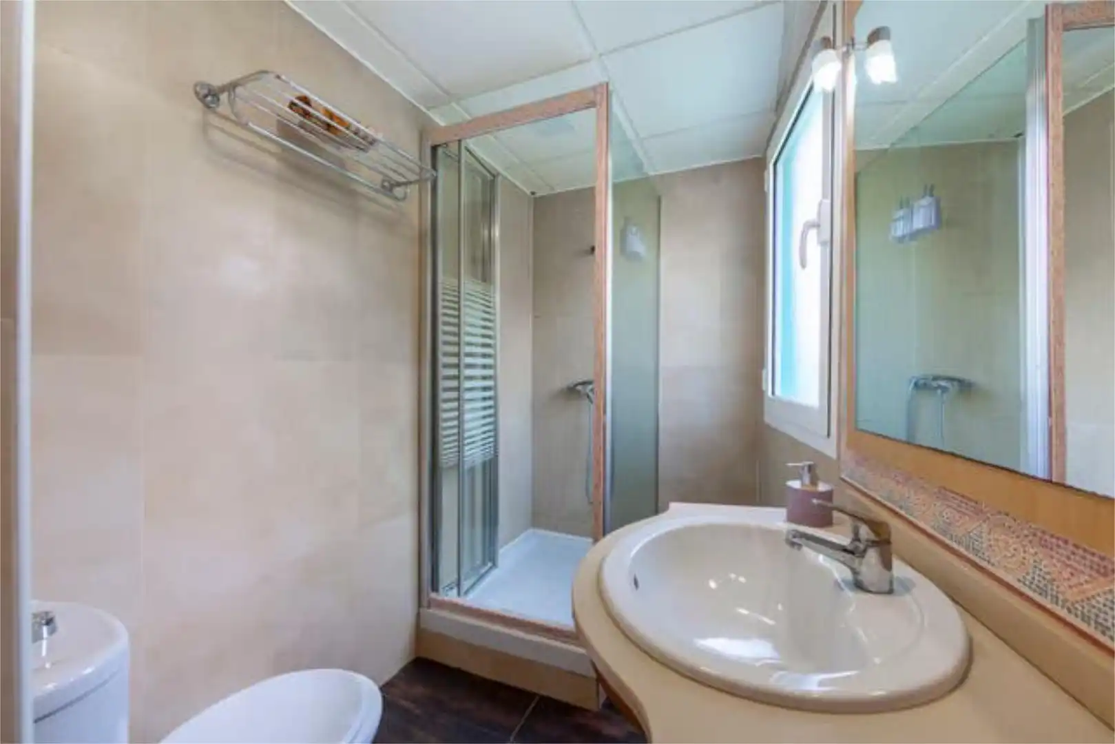 Bany de Apartament de lloguer en Adra amb Calefacció i Moblat