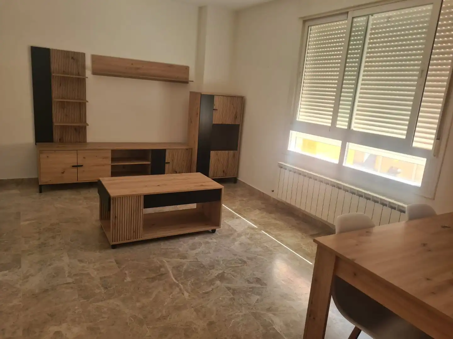 Piso en venta en Calle Becea, 11, Santa María - Pio XII Sala de estar de Piso en venta en Ciudad Real con Calefacción, Piscina y Amueblado