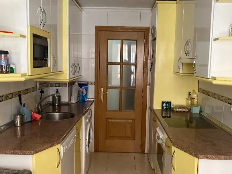 Wohnung zur Miete in Calle Coimbra, 1, Universidad - Las Huelgas Küche von Wohnung zur Miete in Burgos Capital mit Balkon