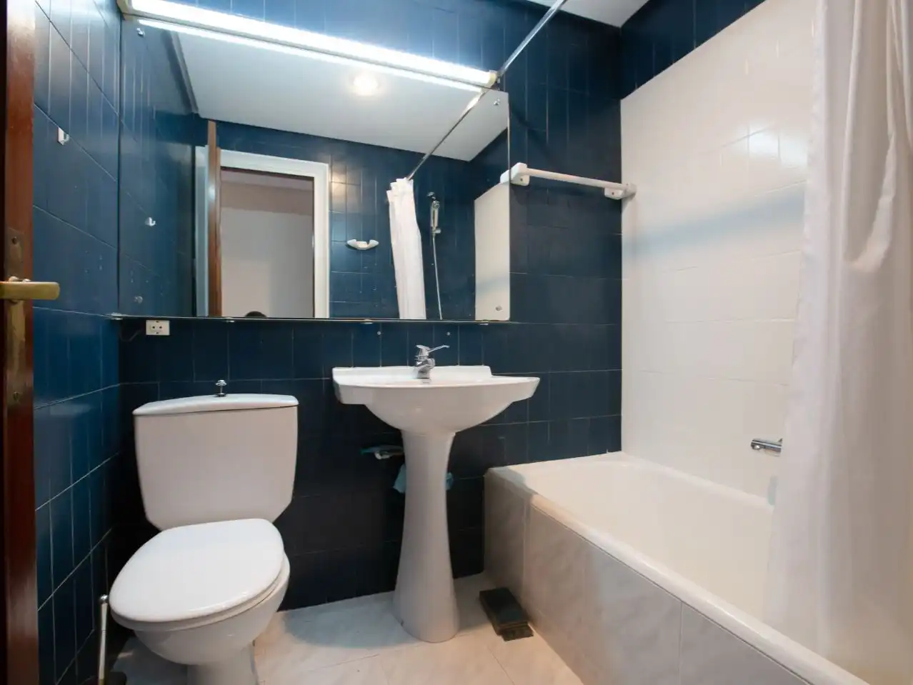 Bathroom of Flat for sale in Getxo   with Heating, Parquet flooring and Community parking