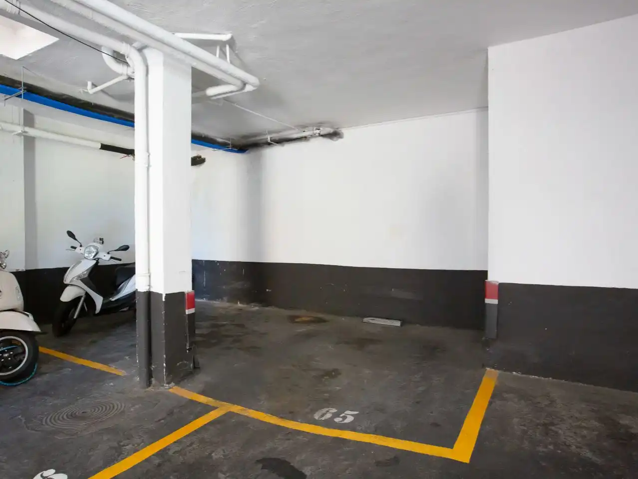 Parking of Flat for sale in Getxo   with Heating, Parquet flooring and Community parking