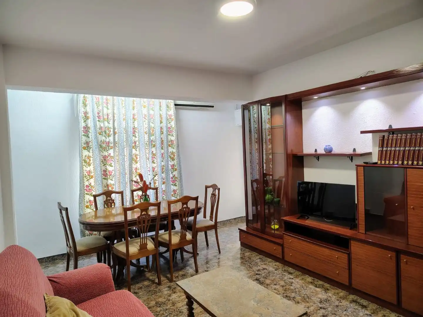 Sala d'estar de Pis de lloguer en  Jaén Capital amb Aire condicionat i Terrassa