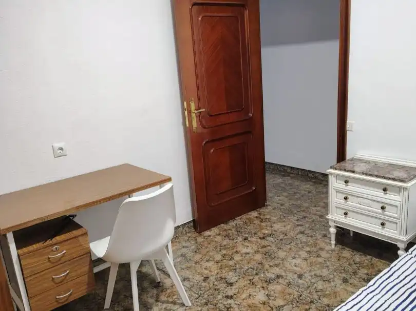 Dormitori de Pis de lloguer en  Jaén Capital amb Aire condicionat i Terrassa