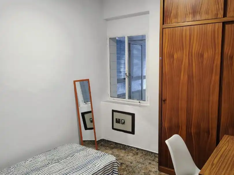 Dormitori de Pis de lloguer en  Jaén Capital amb Aire condicionat i Terrassa
