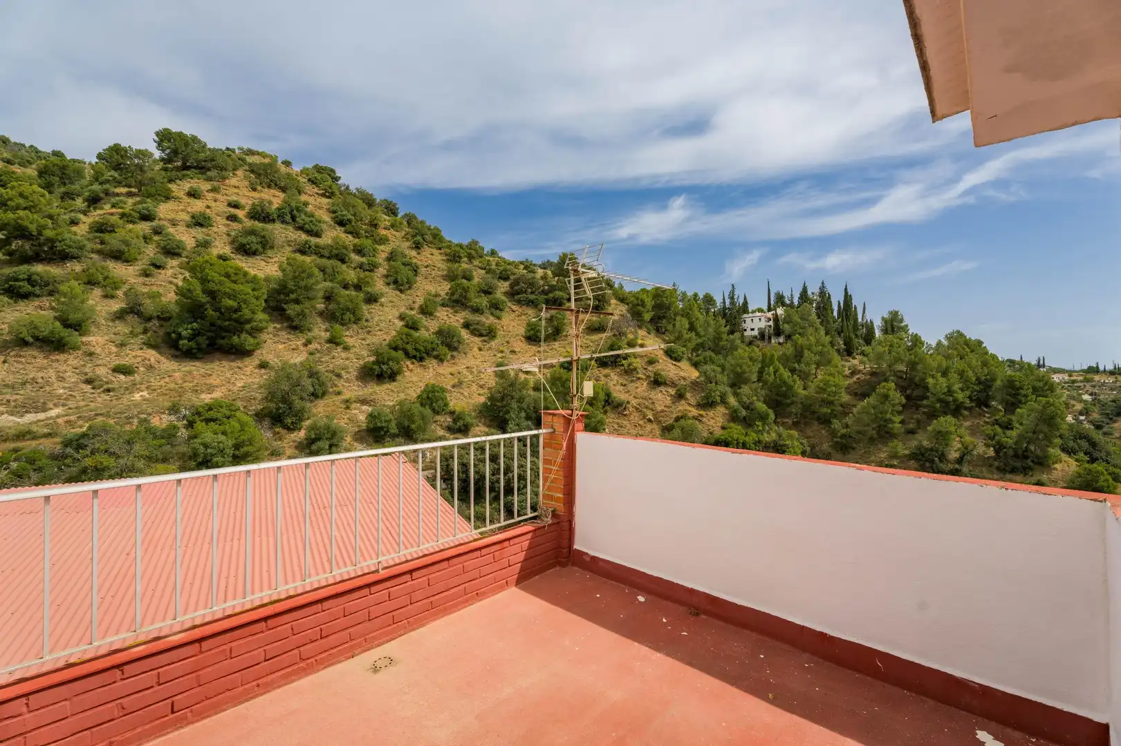 Casa adosada en venda a Calle Cuesta del Caño, 10, Tolox Terrassa de Casa adosada en venda en Tolox amb Terrassa i Balcó