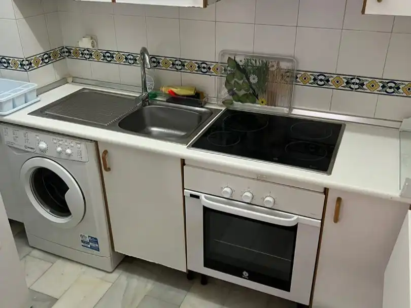 Piso de alquiler en Avenida Juan Melgarejo, 6, Vistahermosa - Fuentebravía Cocina de Piso de alquiler en El Puerto de Santa María con Terraza, Piscina y Balcón
