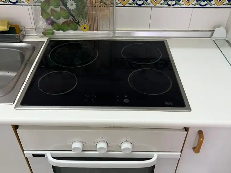 Piso de alquiler en Avenida Juan Melgarejo, 6, Vistahermosa - Fuentebravía Cocina de Piso de alquiler en El Puerto de Santa María con Terraza, Piscina y Balcón