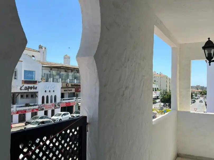 Piso de alquiler en Avenida Juan Melgarejo, 6, Vistahermosa - Fuentebravía Terraza de Piso de alquiler en El Puerto de Santa María con Terraza, Piscina y Balcón