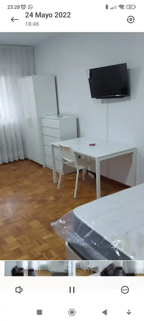Room in Calle Almazán, 13, Calaverón - Pajaritos Room in Calle Almazán, 13, Calaverón - Pajaritos