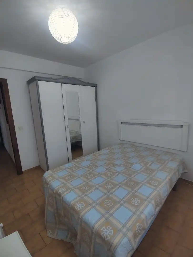 Flat for rent in Plaza Luis de Zúñiga, 13, Miralvalle - Av. Virgen del Puerto - La Data Bedroom of Flat for rent in Plasencia with Air Conditioner, Terrace and Balcony