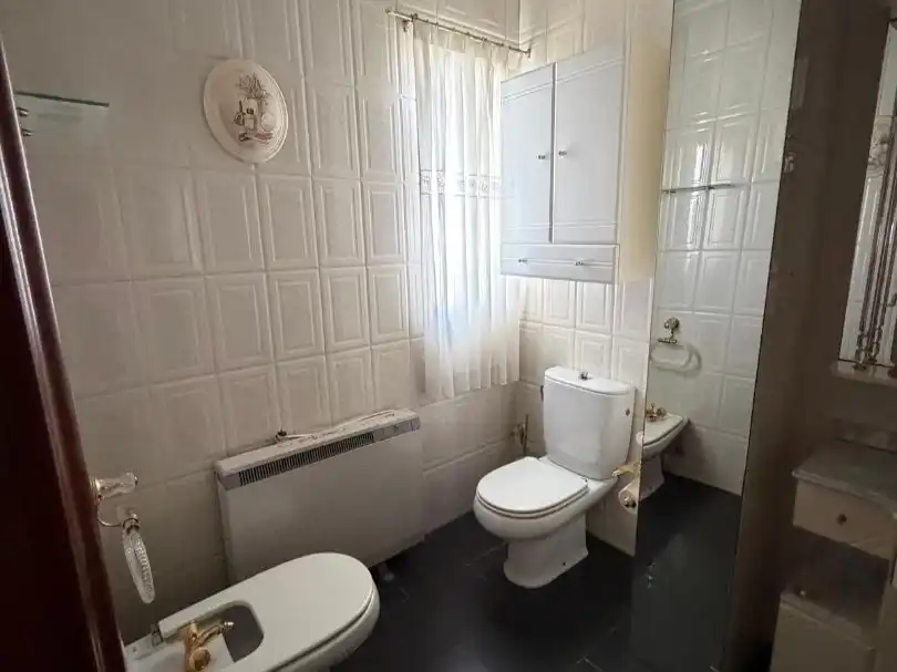 Detached homes for sale in Calle Papatos, 17, Fuentesaúco Bathroom of Detached homes for sale in Fuentesaúco