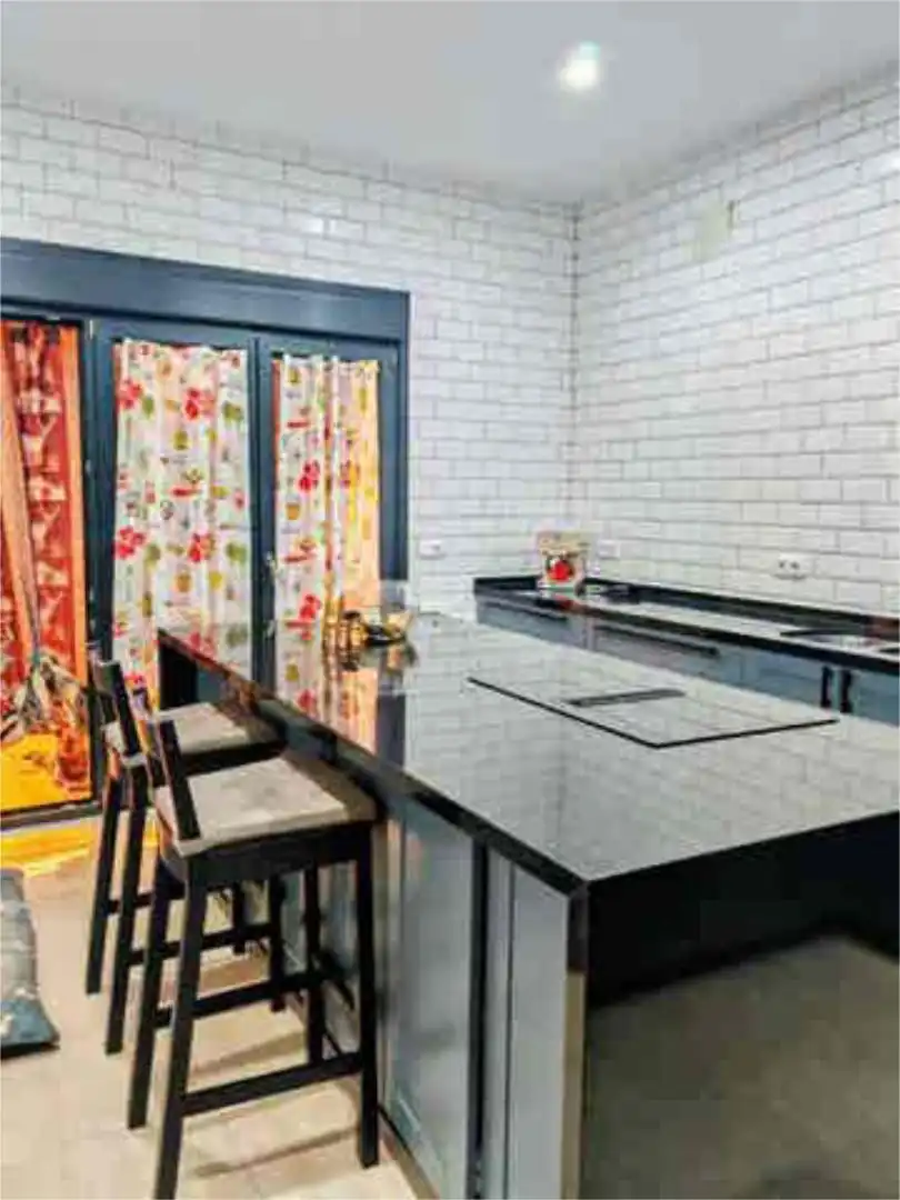 Casa o xalet en venda a Llerena Cuina de Casa o xalet en venda en Llerena