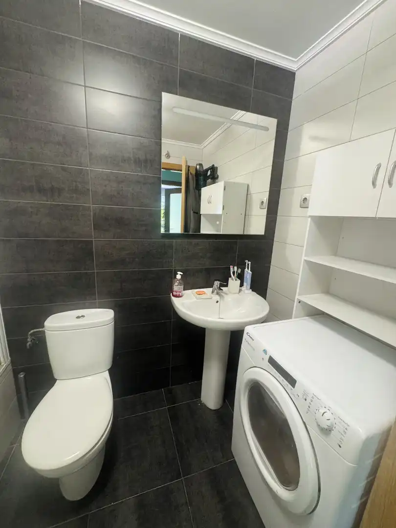 Ground floor for sale in Padura Kalea, Güeñes Bathroom of Ground floor for sale in Güeñes with Heating, Private garden and Parquet flooring