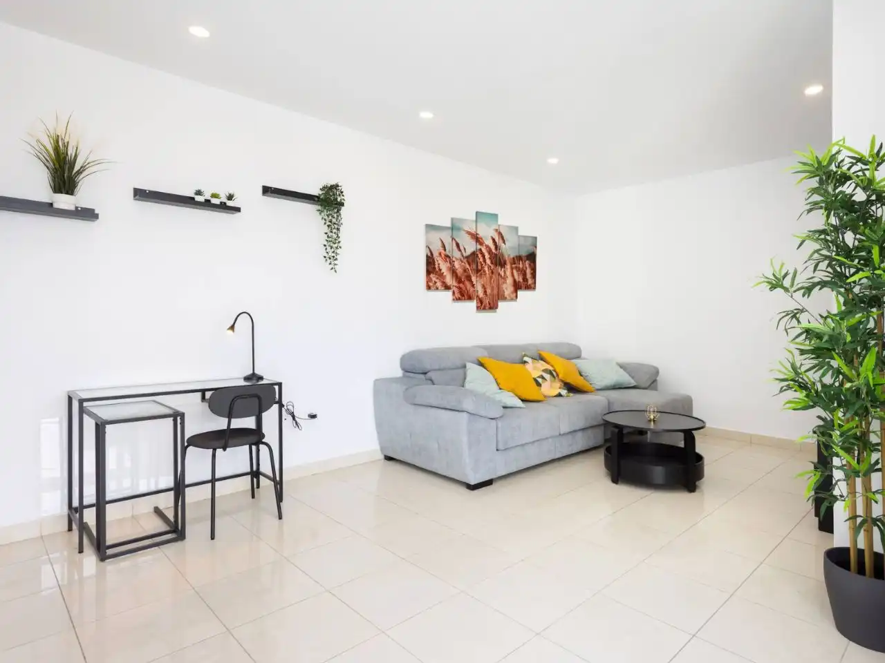 Piso en venta en Calle Los Llanos Seis, 5, La Salud - La Salle Sala de estar de Piso en venta en Santa Cruz de Tenerife Capital con Aire acondicionado