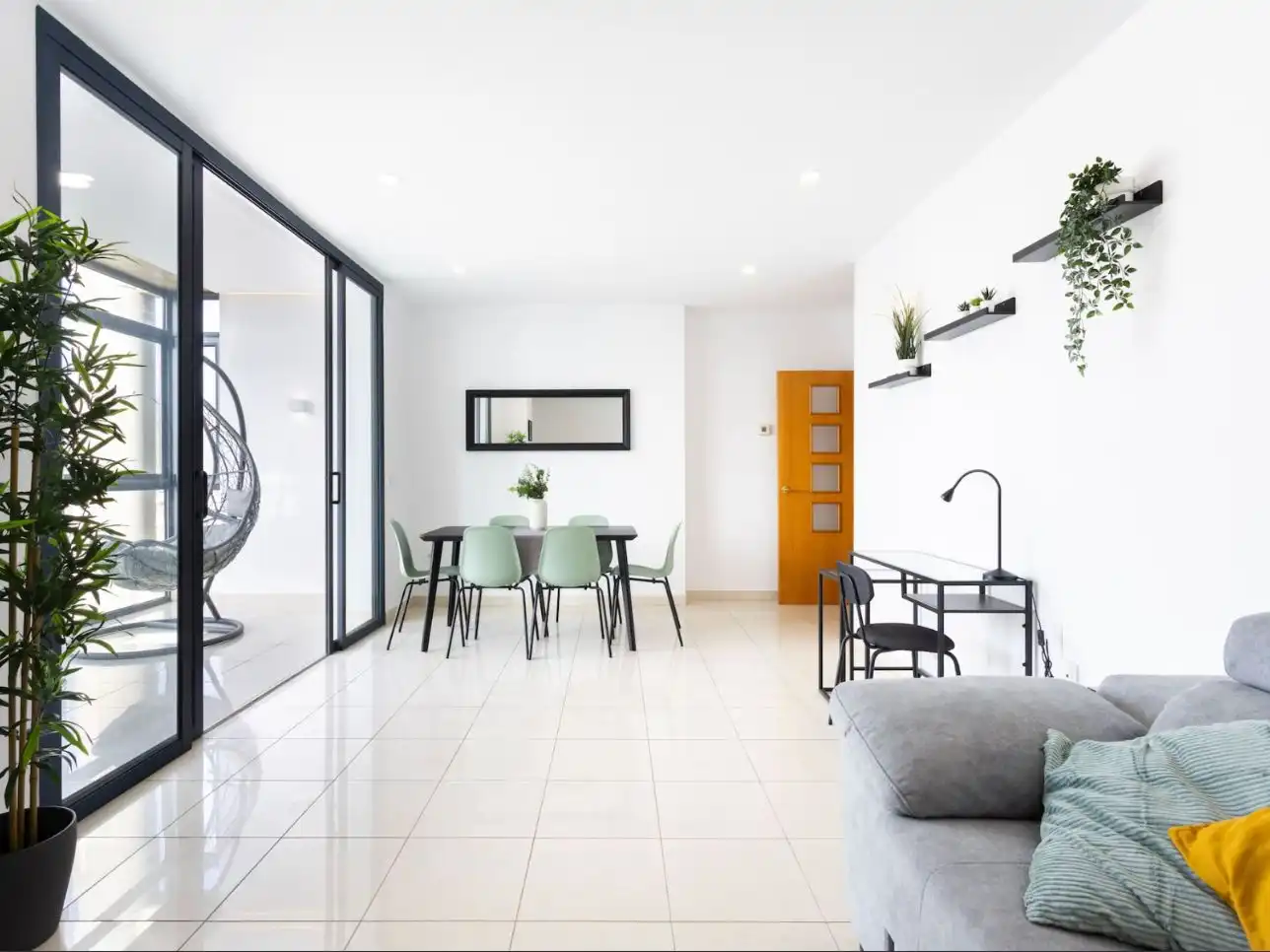 Piso en venta en Calle Los Llanos Seis, 5, La Salud - La Salle Comedor de Piso en venta en Santa Cruz de Tenerife Capital con Aire acondicionado