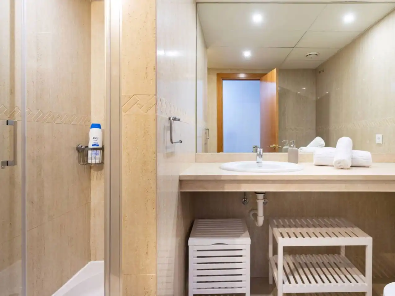 Piso en venta en Calle Los Llanos Seis, 5, La Salud - La Salle Baño de Piso en venta en Santa Cruz de Tenerife Capital con Aire acondicionado