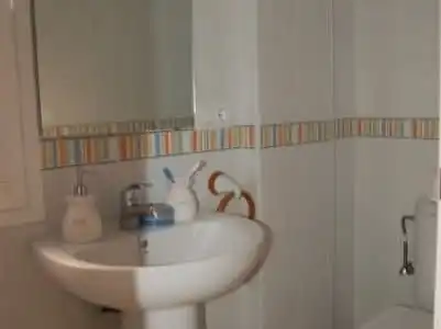 Casa o chalet de alquiler en Calle Salvia, 40, Espartinas Pueblo Baño de Casa o chalet de alquiler en Espartinas con Aire acondicionado, Jardín privado y Piscina