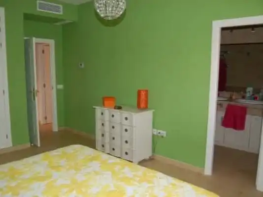 Casa o chalet de alquiler en Calle Salvia, 40, Espartinas Pueblo Habitación de Casa o chalet de alquiler en Espartinas con Aire acondicionado, Jardín privado y Piscina