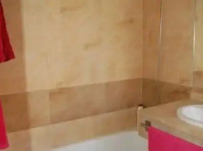 Casa o chalet de alquiler en Calle Salvia, 40, Espartinas Pueblo Baño de Casa o chalet de alquiler en Espartinas con Aire acondicionado, Jardín privado y Piscina