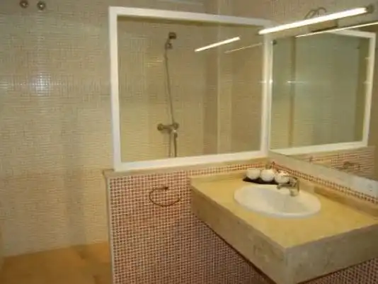 Casa o chalet de alquiler en Calle Salvia, 40, Espartinas Pueblo Baño de Casa o chalet de alquiler en Espartinas con Aire acondicionado, Jardín privado y Piscina