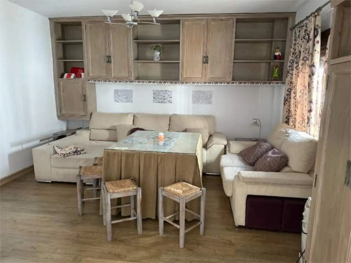 Casa o chalet de alquiler en Écija Sala de estar de Casa o chalet de alquiler en Écija con Calefacción y Amueblado