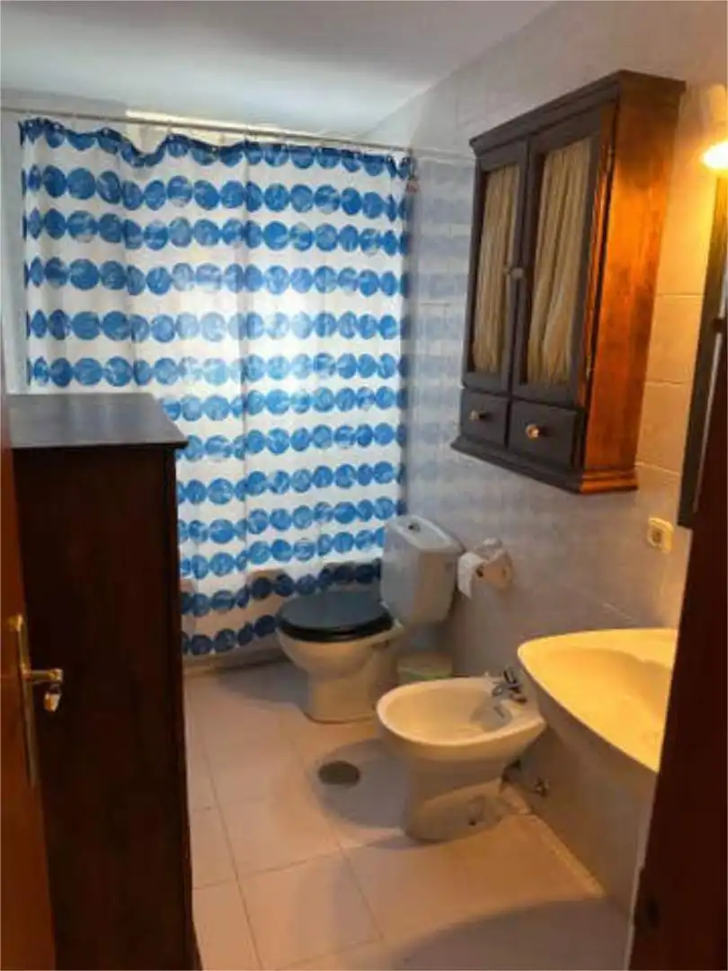 Casa o chalet de alquiler en Écija Baño de Casa o chalet de alquiler en Écija con Calefacción y Amueblado