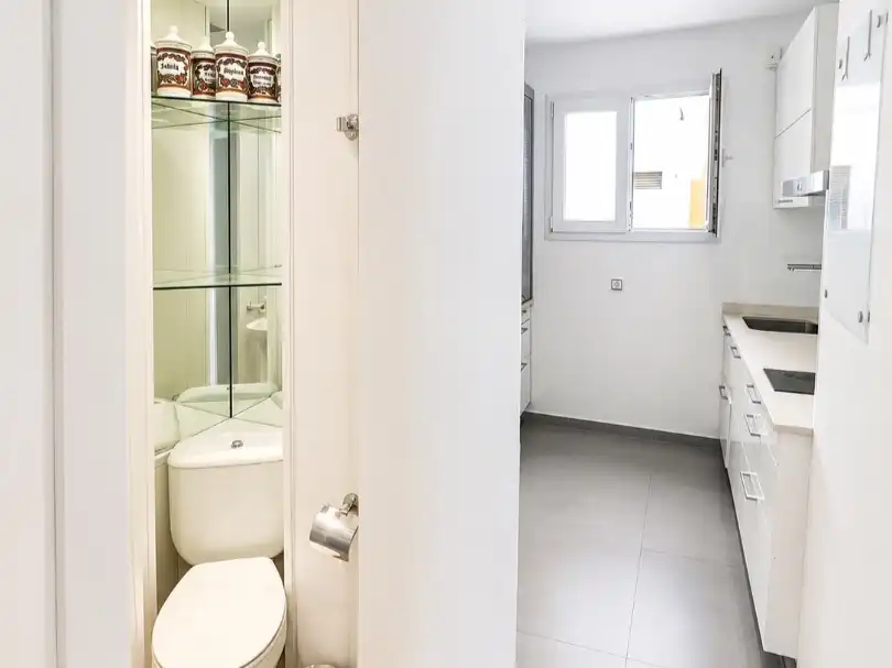 Flat for sale in Calle Islas Filipinas, 40, Vallehermoso Bathroom of Flat for sale in Madrid Capital with Air Conditioner and Balcony
