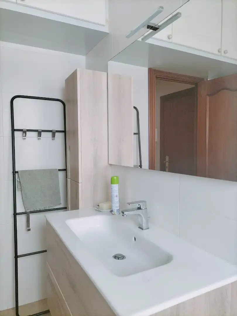 Piso de alquiler en Calle Cajo, Peñacastillo - Nueva Montaña Baño de Piso de alquiler en Santander con Calefacción, Parquet y Amueblado