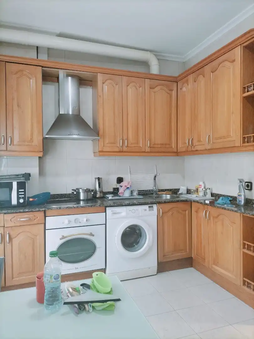 Piso de alquiler en Calle Cajo, Peñacastillo - Nueva Montaña Cocina de Piso de alquiler en Santander con Calefacción, Parquet y Amueblado