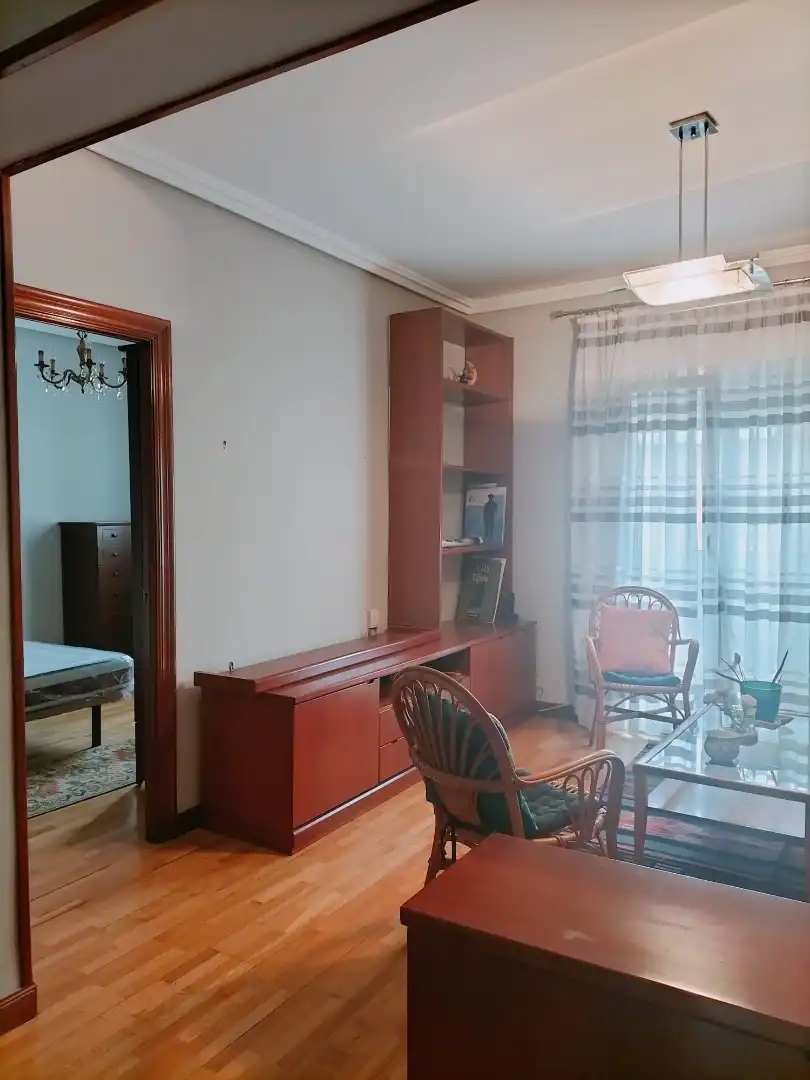 Piso de alquiler en Calle Cajo, Peñacastillo - Nueva Montaña Sala de estar de Piso de alquiler en Santander con Calefacción, Parquet y Amueblado