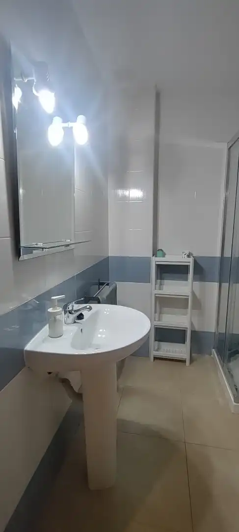 Baño de Piso de alquiler en Cuacos de Yuste con Aire acondicionado, Trastero y Amueblado