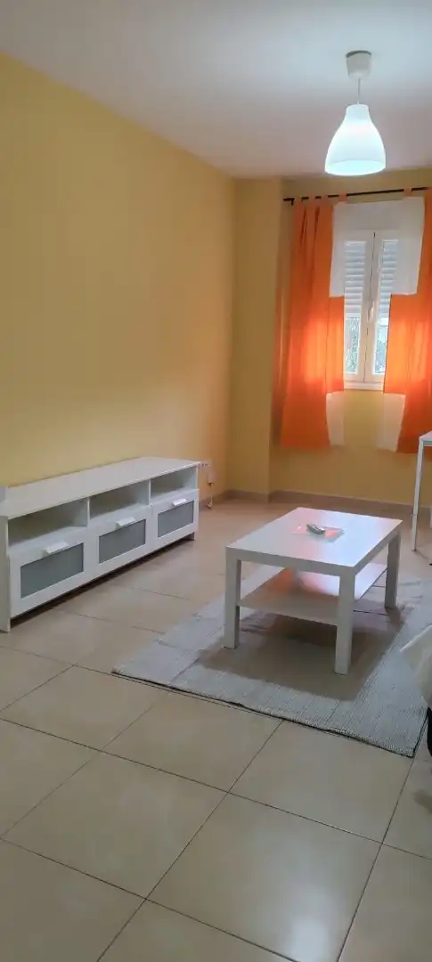 Sala de estar de Piso de alquiler en Cuacos de Yuste con Aire acondicionado, Trastero y Amueblado
