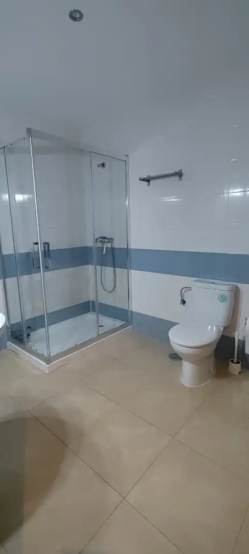 Baño de Piso de alquiler en Cuacos de Yuste con Aire acondicionado, Trastero y Amueblado