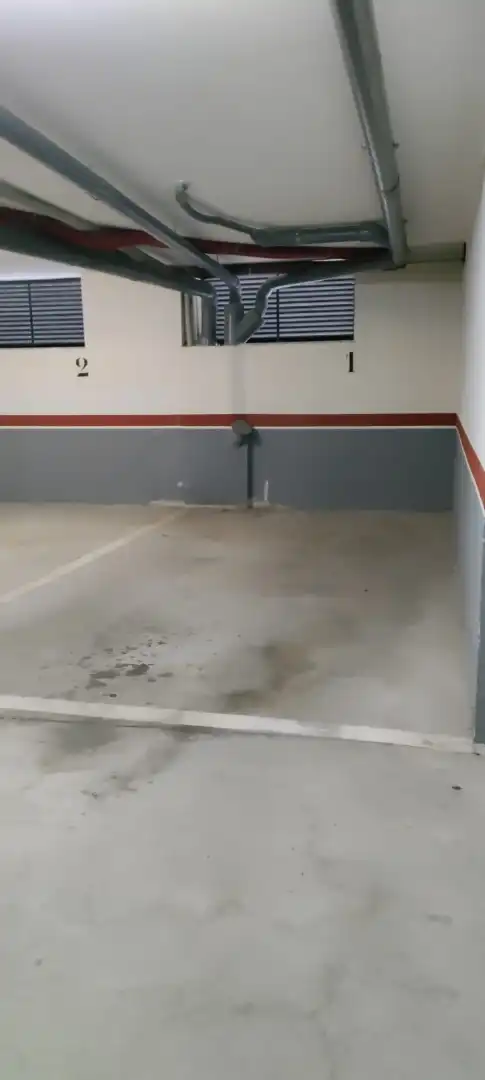 Parking de Piso de alquiler en Cuacos de Yuste con Aire acondicionado, Trastero y Amueblado